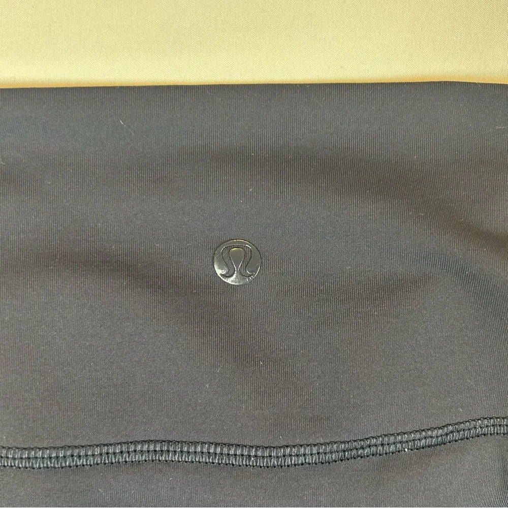 Lululemon‎ Women's Navy Blue Retreat 7/8 Pant Leggings